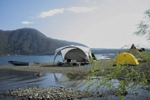 Holiday makers camping at Lake Saiko