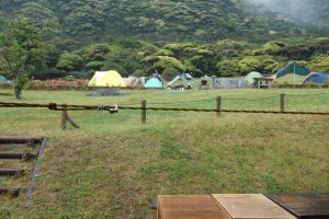 The campsite is well-equipped with a cookhouse and showers.&nbsp;