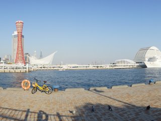 A panoramic view of the waterfront with the Meriken Hotel to the extreme right.
