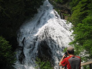 Yutaki is a waterfall where the water drops from the lake&nbsp;towards the&nbsp;Senjo-gahara plateau, not far from the hotel.