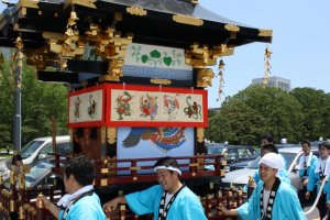 The Sanno Matsuri parade leaving the Imperial Palace