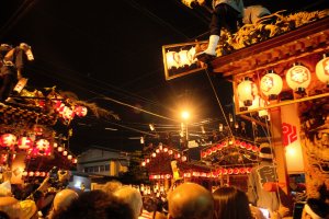 Several floats gather for a taiko&nbsp;drum battle