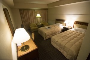 The twin room in Grand Hotel Hamamatsu. Interiors are&nbsp;luxurious and clean,&nbsp;and those beds are&nbsp;super comfortable.
