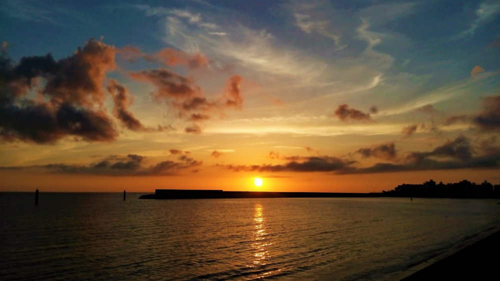Okinawans look forward to this magnificent sunset