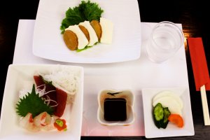 Starters- pickles, sashimi and Iburi Gakko