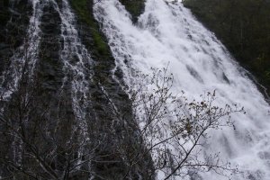 Oshin-Koshin Falls near the entrance to the park
