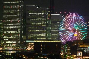 From the pier, you have magnificent views similar to this one of the Minato Mirai skyline and Cosmo Clock 21 Ferris wheel.