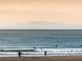 Even though it is winter, I could still see many surfers