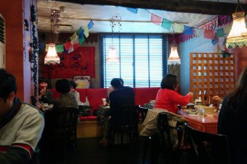 <p>The restaurant can accommodate&nbsp;up to thirty customers.</p>