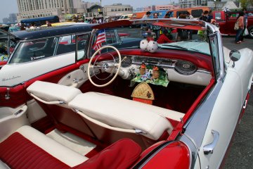 <p>The cruising king: 1956 Oldsmobile 88 convertible</p>