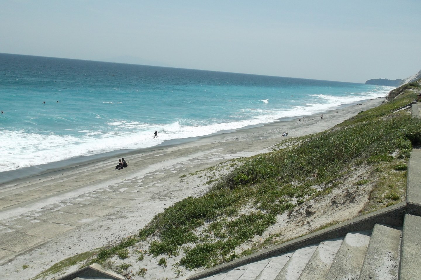 Habushiura beach is a world-renowned surfing spot. 