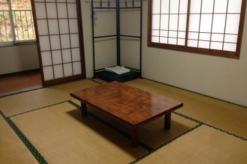<p>Spacious Japanese Tatami rooms are a great alternative to the crowded bunks in the some city hostels. &nbsp;The pillows can be a bit hard though.</p>