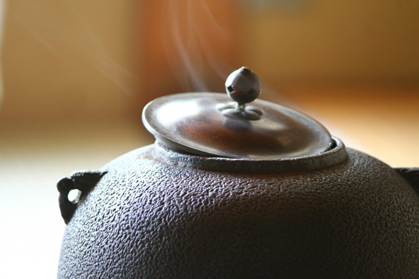 在茶道中，连炉的烟都是优雅的
