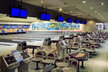<p>Huge bowling arcade. Knock some pins!</p>
