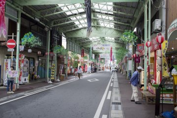 <p>The main area of the Mizuki&nbsp;Shigeru Road in Sakaiminato.</p>