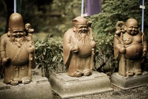 From left to right: The god of happiness, wealth and longevity; the god of long life; the god of abundance and good health