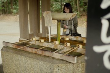 <p>Clear waters used to purificate prayer&#39;s hands before entering the shrine.&nbsp;</p>