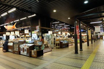 <p>ร้านรวงภายใน&nbsp;Echigoyuzawa Station</p>