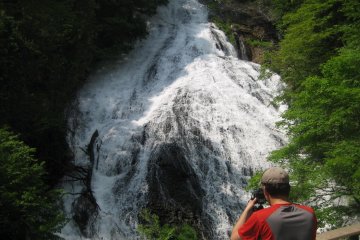 <p>Yutaki is a waterfall where the water drops from the lake&nbsp;towards the&nbsp;Senjo-gahara plateau, not far from the hotel.</p>