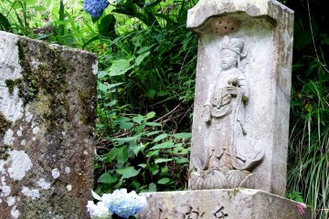 <p>The third statue, and wild hydrangeas along the road</p>