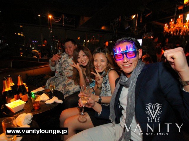 All is smiles and champagne at Vanity