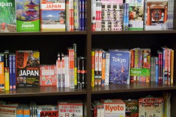 <p>Travel guides</p>