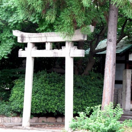 Small Shrines inside Hōkoku Shrine