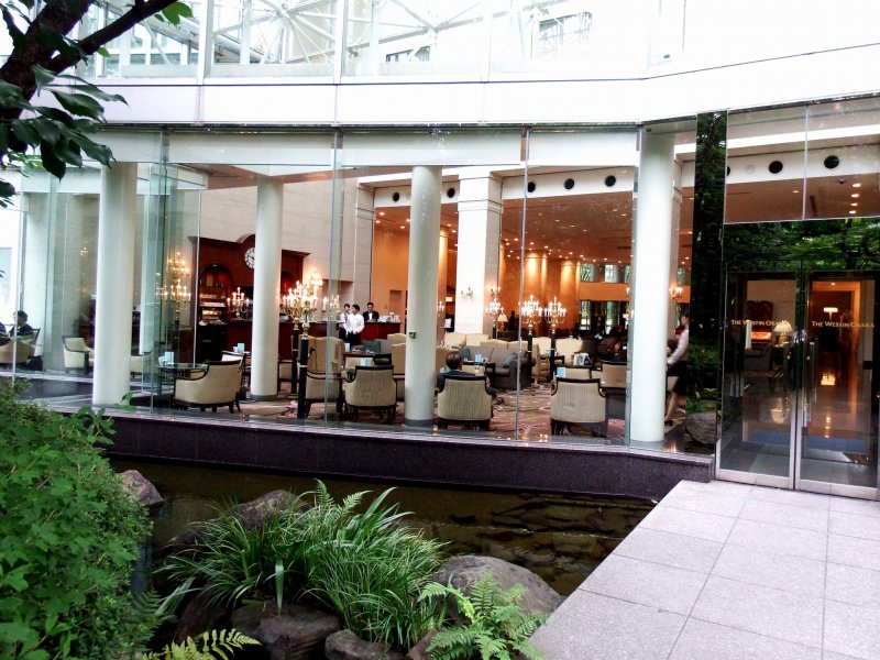 <p>Lobby lounge of the Westin Osaka viewed from the garden</p>