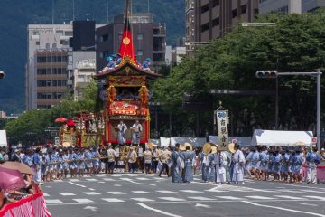 <p>Minami-Kannon-Yama (南観音山) During the Yamaboko Junko (山鉾巡行) in Kyoto, 2012!&nbsp; Also called &ldquo;Kudari-kannon-yama&rdquo; (literally &ldquo;downward kannon float&rdquo;), this drawn by rope-type float is the last float in the procession in the Gion festival parade</p>