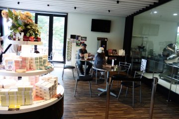 <p>Here you can buy chocolate, eat some free samples, and see how it is made</p>