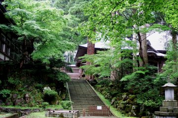 <p>Next to the Kichijōkaku Hall, there are other buildings which are closed to the public</p>