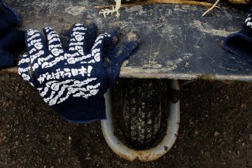 Our working gloves with an inspirational message: "Ganbarou Nihon!" 