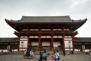 The entrance to Todaiji Temple