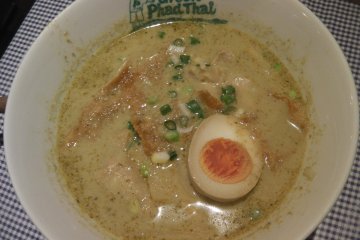 <p>&quot;Green Curry Ramen&quot; - a Thai-Japanese fusion that&#39;s utterly delicious</p>