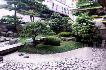 <p>Pretty Japanese garden on the grounds of the hotel</p>
