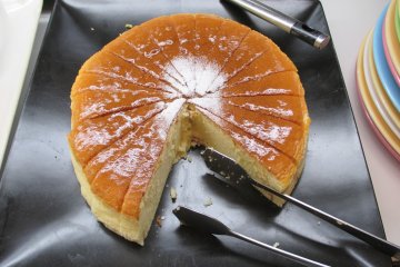 <p>Souffle cheese, a unique twist on cheese cake</p>