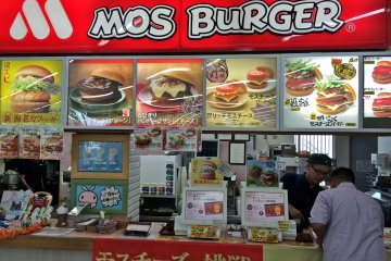 <p>Mos Burger is a popular hamburger fast food chain and can be found at Shisui Exit, south bound.</p>