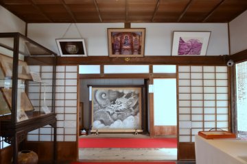 <p>Interior of Unryuin Temple</p>