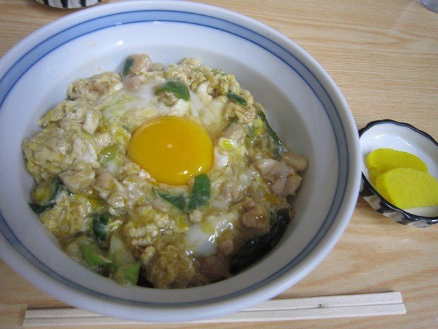 오야코 덮밥. 달걀이 신선하고 맛있어