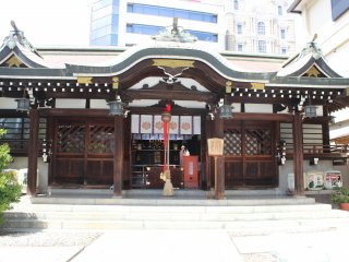 三宮神社。神戸生田神社を取り囲むように守護神の神社が８つある。一宮、二宮と続く。