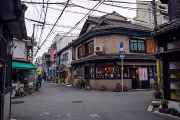 <p>The streets of Nakazaki mix traditional style with new tastes</p>