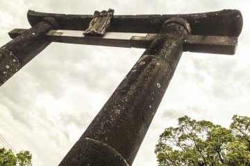 <p>This particular torii (traditional Japanese gate commonly found at Shinto shrines) was presented by Kitanokata&nbsp;Fujime, wife of Naoshige Nabeshima, the daimyo&nbsp;(feudal lord) of Saga in 1604. It was designated an Important Cultural Property of Saga on February 11, 1972.</p>