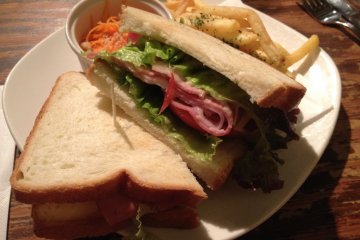 <p>Fresh and delicious BLTs are available every day</p>