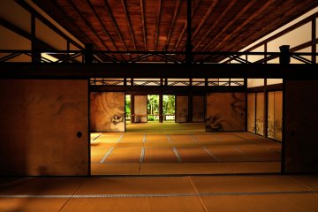 <p>Spacious rooms of the Hojo building...it was hard to resist the temptation of lying spread-eagled&nbsp;on the floor</p>