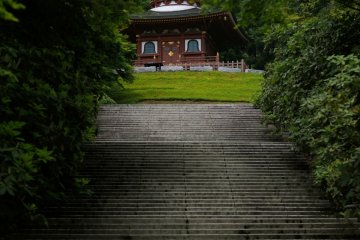 <p>Within the precincts of the shrine, the spot where you feel the greatest sense of awe is on the stone steps which lead to the two storied pagoda.&nbsp;</p>