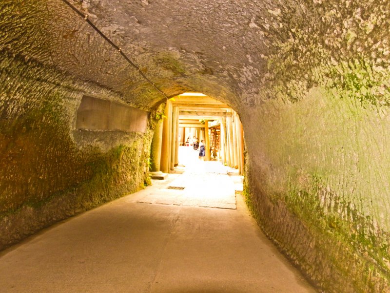 <p>In order to reach this shrine you have to walk along a &nbsp;tunnel which has been cut through a high rock wall</p>