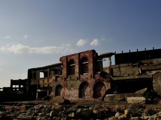 Most of the coal mining facilities are decayed and collapsing, reminding me of some ancient ruins in foreign countries