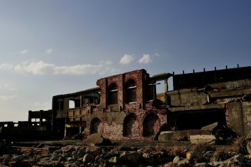 <p>Most of the coal mining facilities are decayed and collapsing, reminding me of some ancient ruins in foreign countries</p>