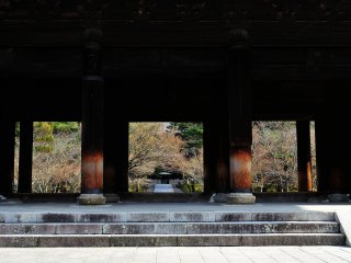 Đây là cánh cổng mà Ishikawa Goemon - 'siêu đạo chích' nổi tiếng của Nhật Bản - thường ngồi và nói những câu nói nổi tiếng của mình