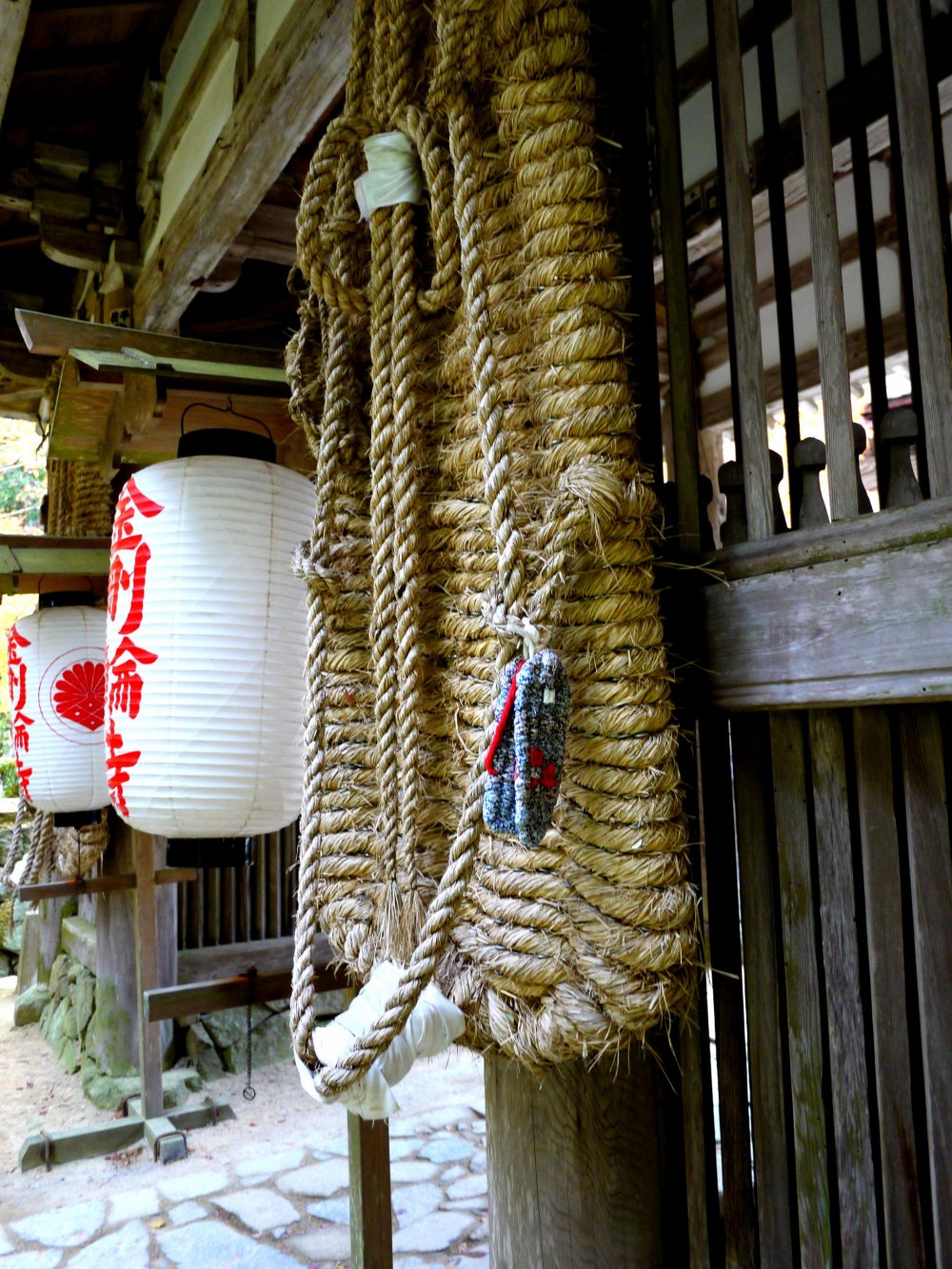 Huge rope sandals hang on Nitenmon, the gate to the main hall